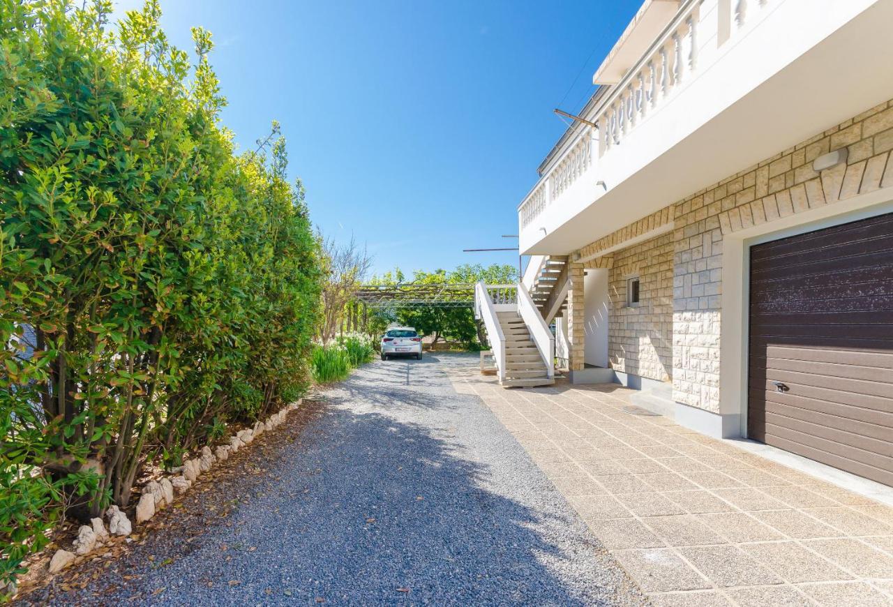 Apartments Slavica R Banjol Eksteriør bilde