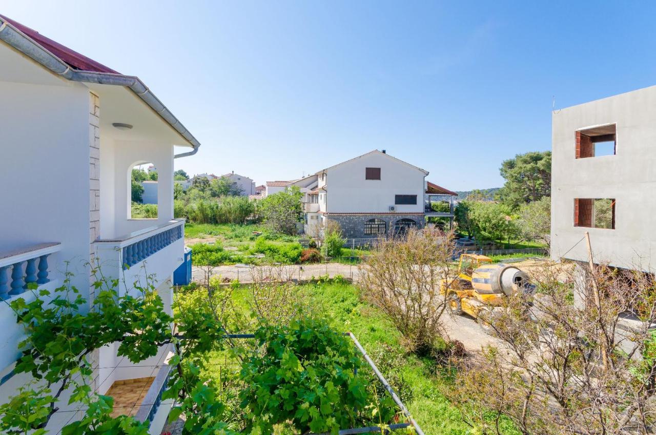 Apartments Slavica R Banjol Eksteriør bilde