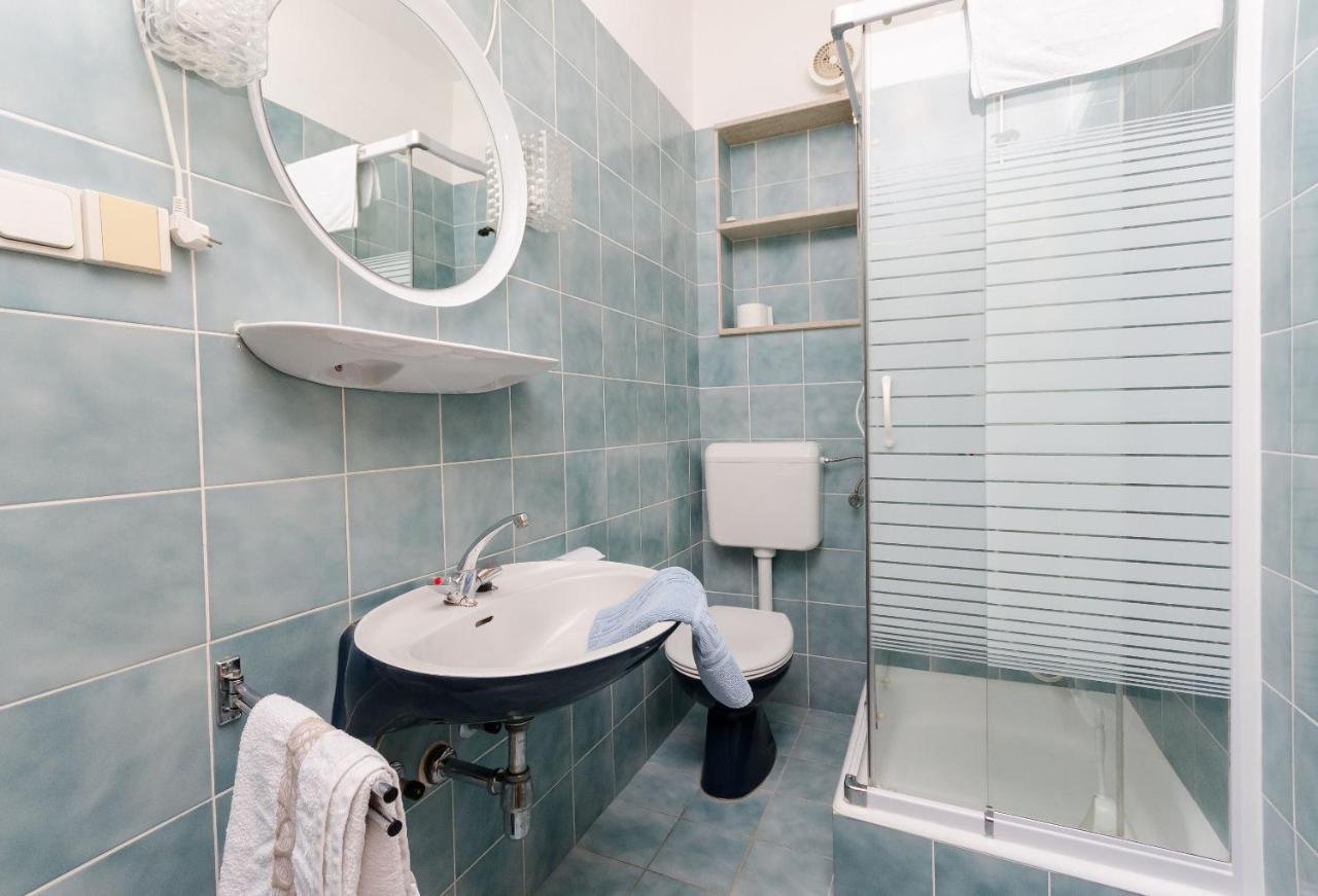 Apartments Slavica R Banjol Eksteriør bilde