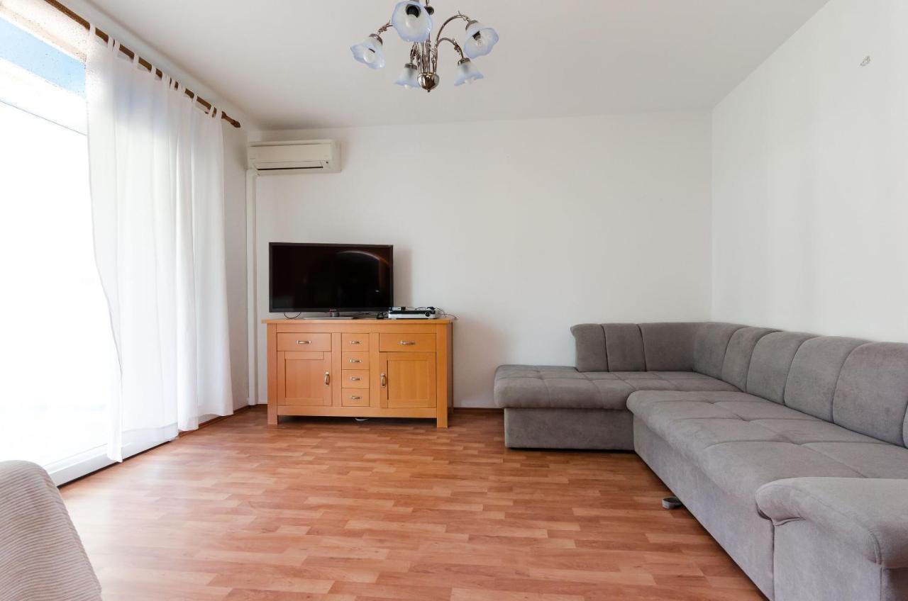 Apartments Slavica R Banjol Eksteriør bilde