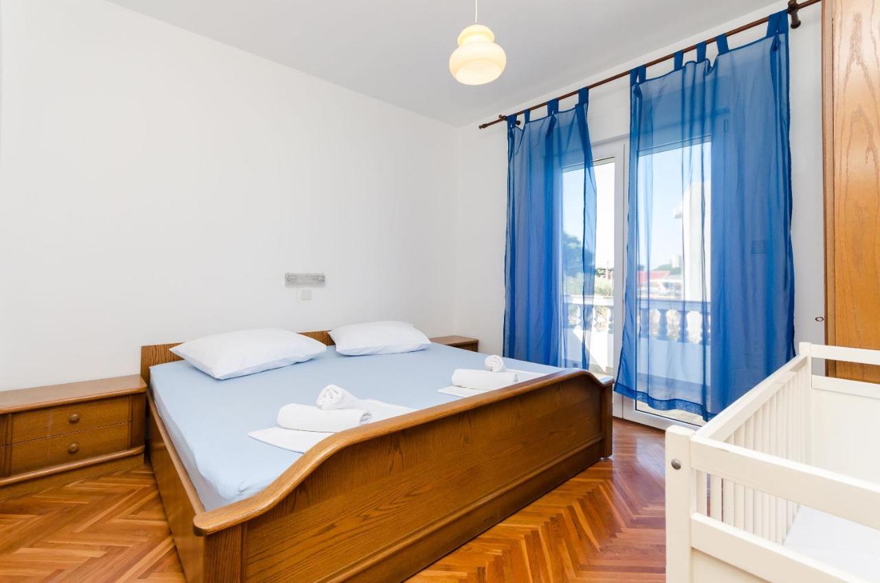 Apartments Slavica R Banjol Eksteriør bilde