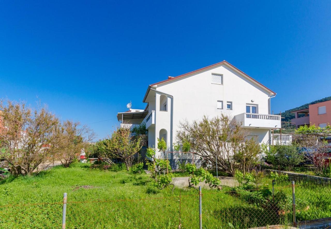 Apartments Slavica R Banjol Eksteriør bilde