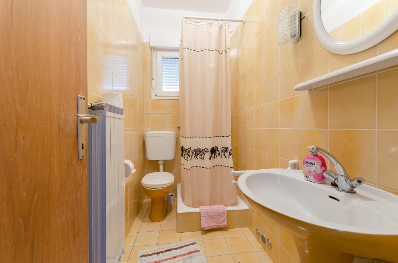 Apartments Slavica R Banjol Eksteriør bilde