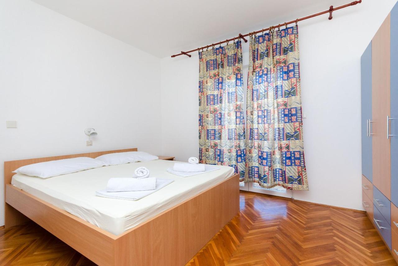 Apartments Slavica R Banjol Eksteriør bilde