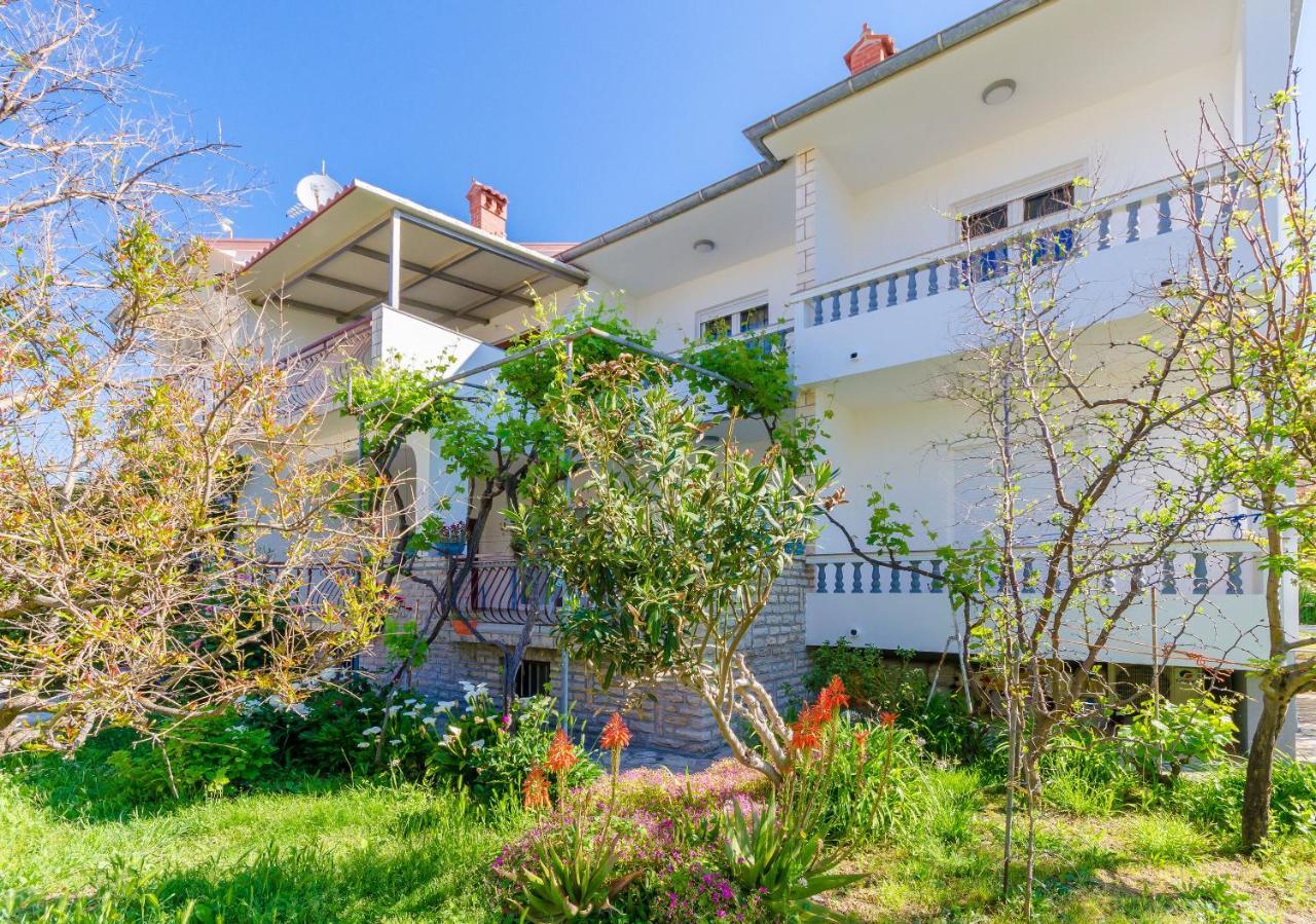 Apartments Slavica R Banjol Eksteriør bilde