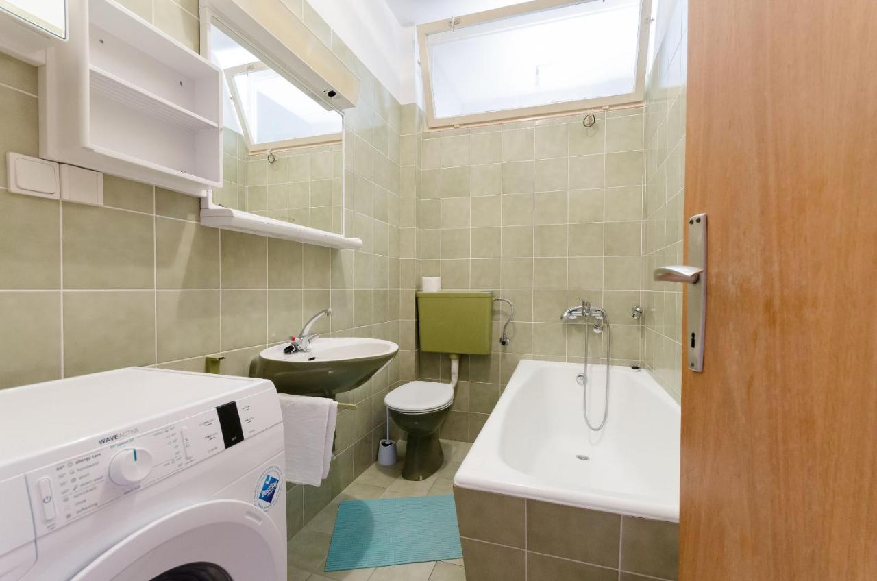 Apartments Slavica R Banjol Eksteriør bilde