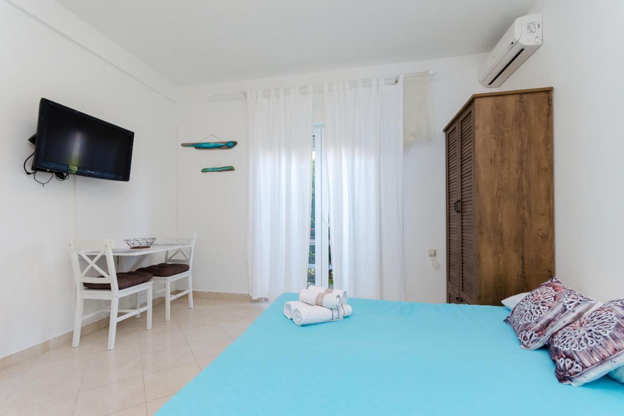 Apartments Slavica R Banjol Eksteriør bilde